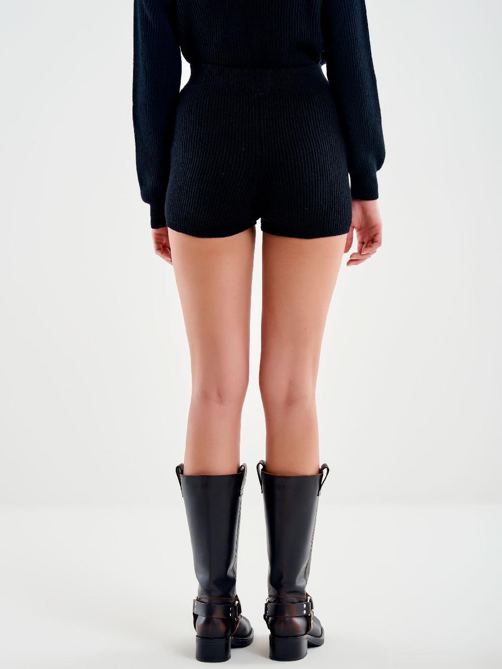 Vicolo Shorts in Maglia a Coste Nero Acquista Ora