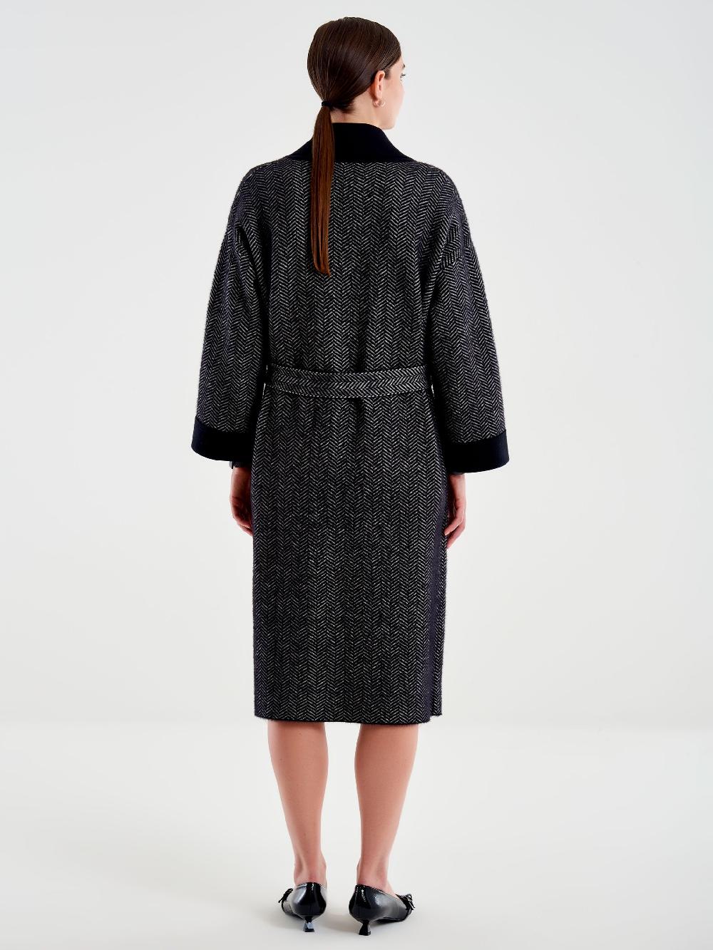 Vicolo Cappotto con Nappe in Maglia Nero Saldi Di Fabbrica